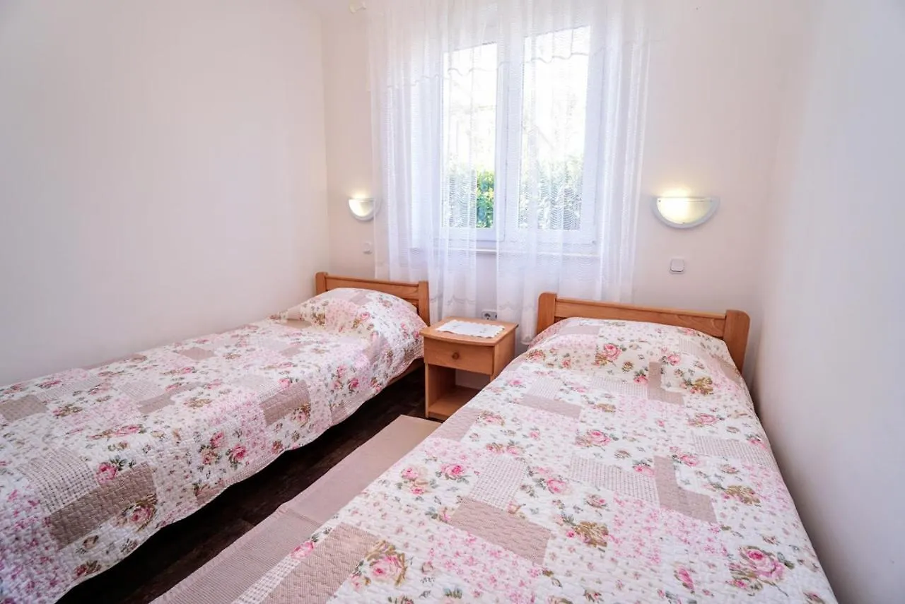Apartment Vlado Zambratija  Zambratija (Istria)